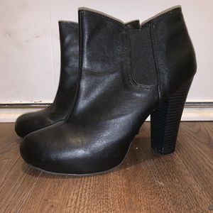 Madden Girl Black Ankle Boots Size 9.5